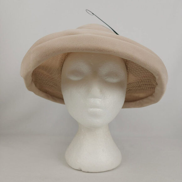 Vintage Jacqueline Cream Velvet Feather Detail Hat - Picture 3 of 9